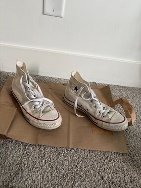 Chuck Taylor All Star Canvas White High Top Sneakers size 7